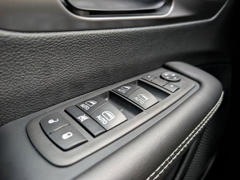 New 2026 Chrysler Voyager LX image 34