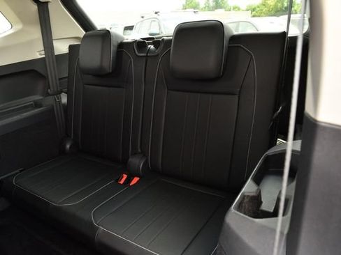 Certified 2023 Volkswagen Tiguan SE FWD image 23