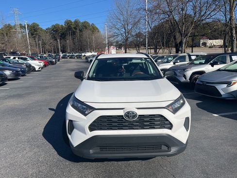 Used 2019 Toyota RAV4 LE image 5
