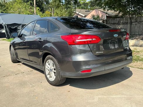 Used 2017 Ford Focus SE FWD image 8