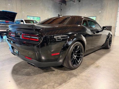 Used 2023 Dodge Challenger SRT Hellcat RWD image 2