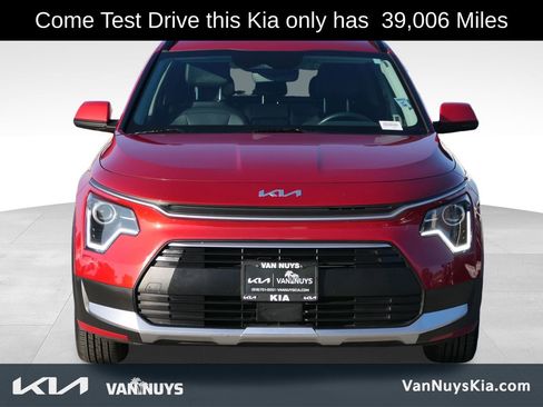 Used 2023 Kia Niro EX image 8