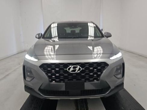 Used 2019 Hyundai Santa Fe SE image 2