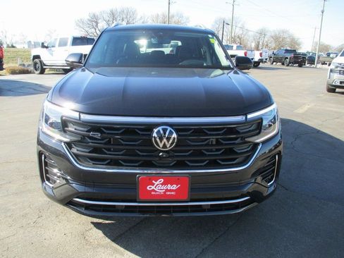 Used 2024 Volkswagen Atlas SEL Premium R-Line image 10