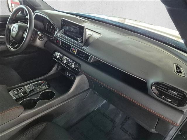 Used 2025 Honda Pilot Sport image 22