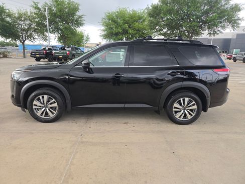 New 2026 Nissan Pathfinder SL FWD image 5