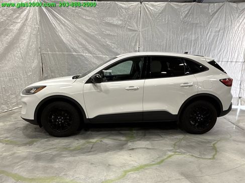 Used 2020 Ford Escape SE Sport image 13
