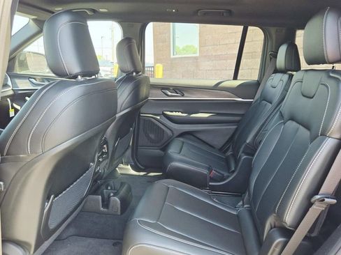 New 2025 Jeep Grand Cherokee L Limited AWD/4WD image 15