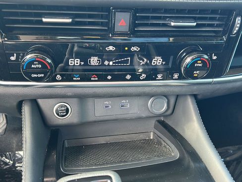 Used 2023 Nissan Rogue SL w/ SL Premium Package AWD/4WD image 14