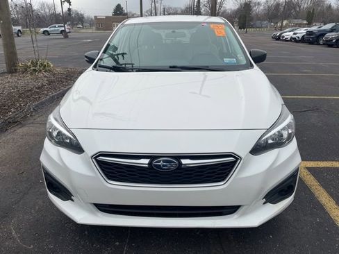 Used 2019 Subaru Impreza 2.0i image 2