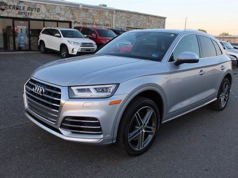 Used 2018 Audi SQ5 Premium Plus w/ Navigation Package AWD/4WD image 3