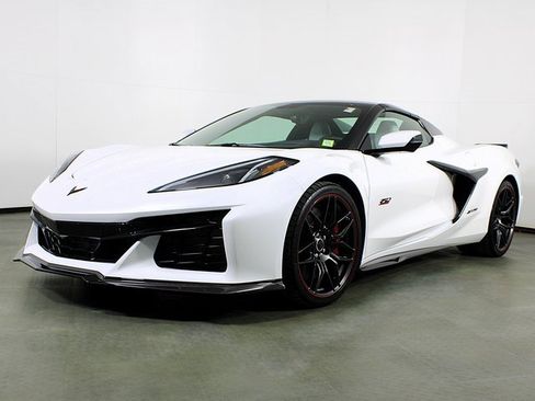 Used 2023 Chevrolet Corvette Z06 image 1