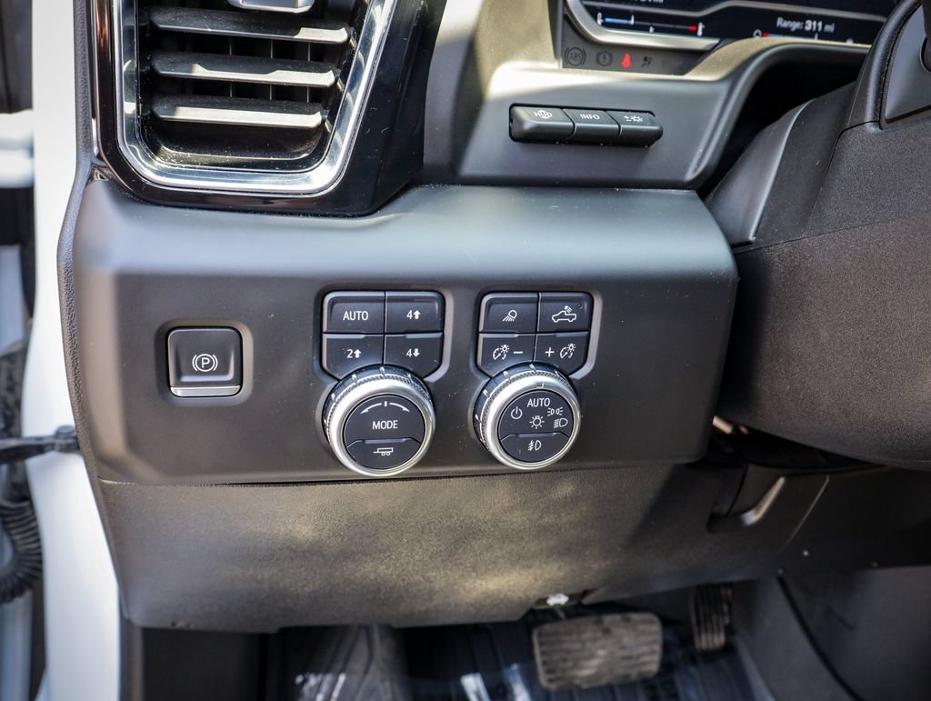 Used 2024 GMC Sierra 3500 Denali w/ Denali Reserve Package AWD/4WD image 22
