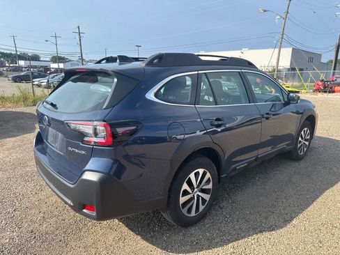 Used 2025 Subaru Outback AWD/4WD image 3
