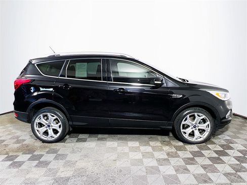 Used 2019 Ford Escape Titanium image 9