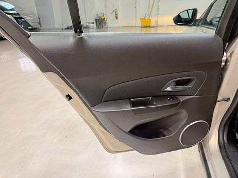 Used 2011 Chevrolet Cruze Eco image 26