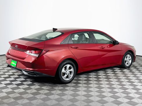 Used 2021 Hyundai Elantra SE FWD image 8