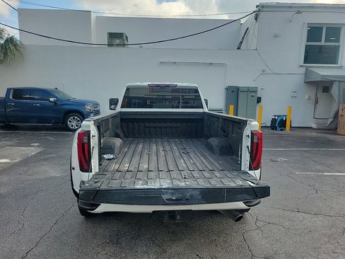 Used 2024 GMC Sierra 3500 Denali w/ Denali Reserve Package image 18