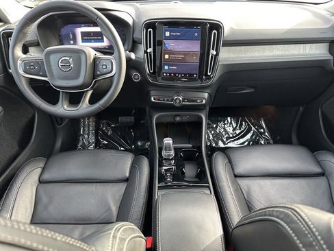 Certified 2023 Volvo XC40 B5 Plus w/ Climate Package image 15