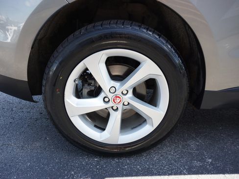 Used 2018 Jaguar F-PACE Premium AWD/4WD image 39