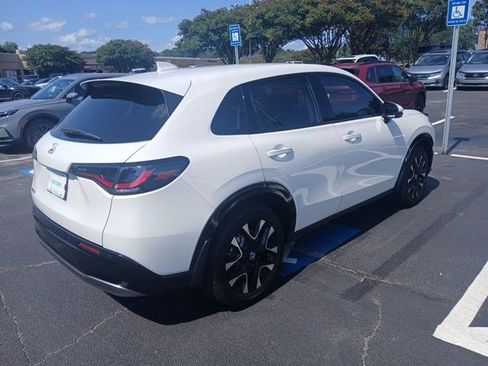 Used 2026 Honda HR-V EX-L image 9