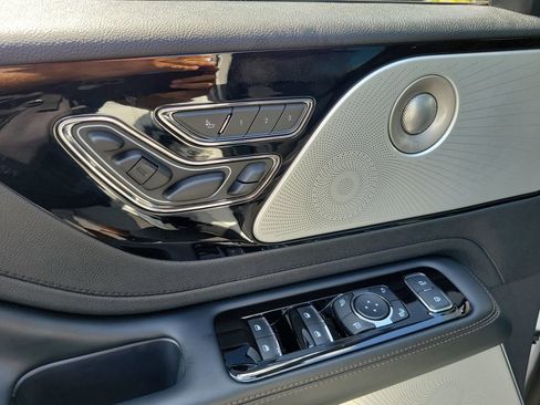 Used 2025 Lincoln Aviator Reserve w/ Equipment Group 201A AWD/4WD image 23
