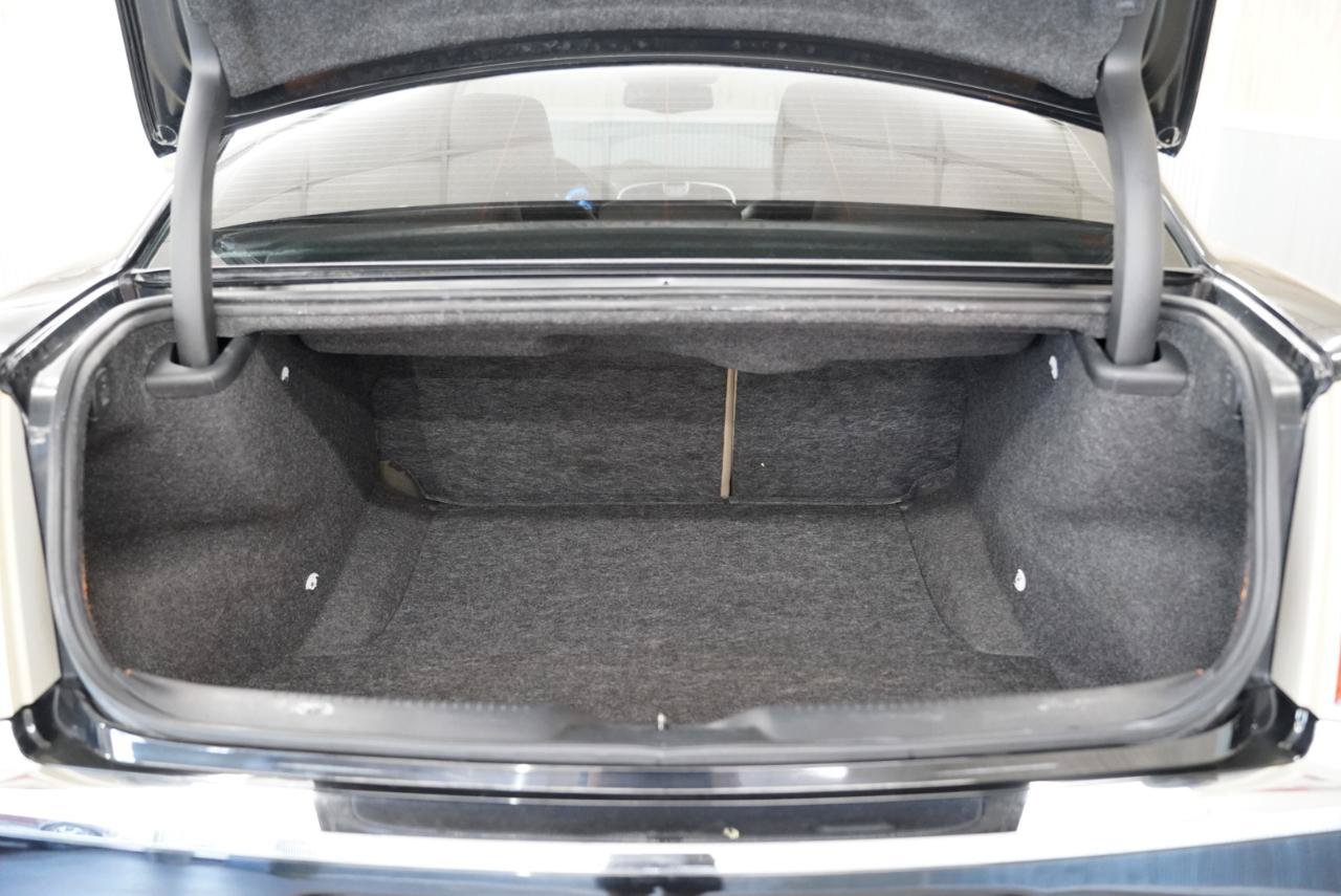 Used 2011 Chrysler 300 Limited RWD image 34