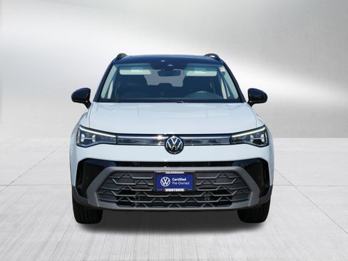 Certified 2025 Volkswagen Taos SE AWD/4WD image 2