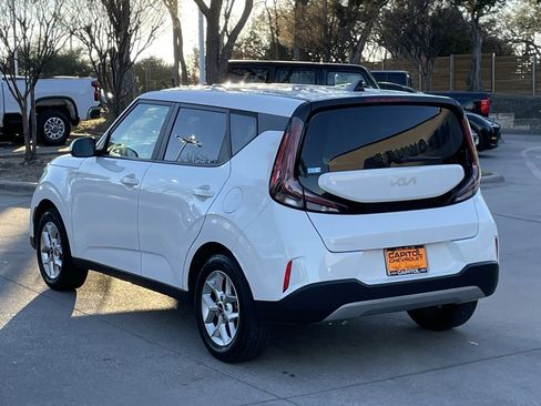 Used 2024 Kia Soul LX w/ Option Group 015 image 4