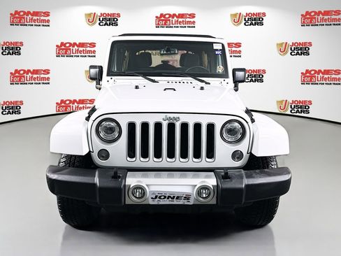 Used 2017 Jeep Wrangler Unlimited Sahara w/ Connectivity Group AWD/4WD image 10