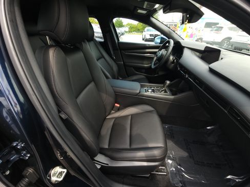 Used 2023 MAZDA MAZDA3 s FWD image 12