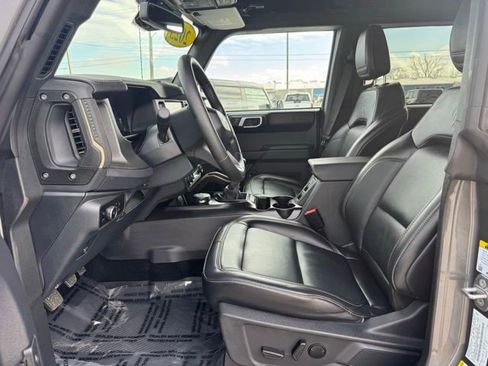 Used 2025 Ford Bronco Badlands w/ Sasquatch Package image 9