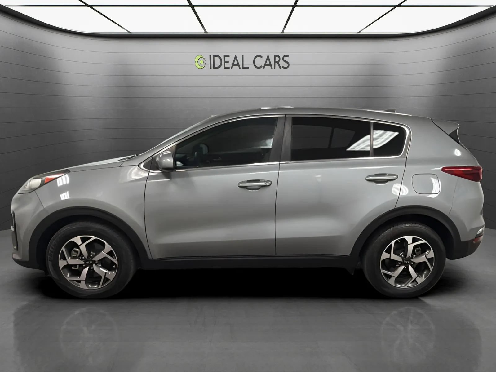 Used 2020 Kia Sportage LX FWD image 2