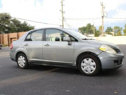 Used 2009 Nissan Versa 1.8 S FWD image 13