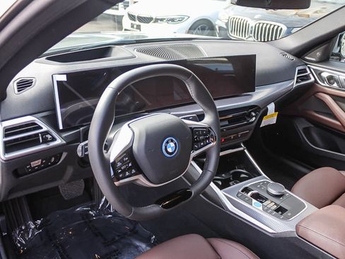 Used 2025 BMW i4 eDrive40 w/ Premium Package image 17