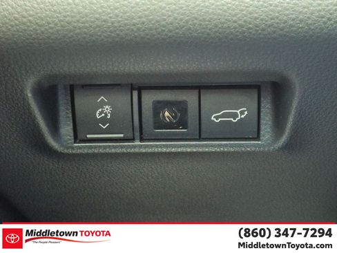 Used 2026 Toyota RAV4 XSE w/ Panoramic Sun Roof Package AWD/4WD image 18