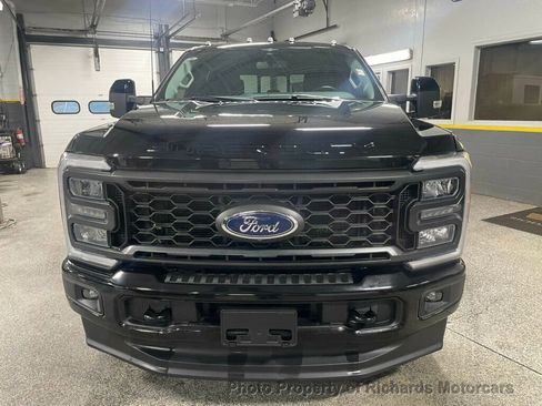 Used 2023 Ford F250 Lariat w/ Sport Appearance Package image 3