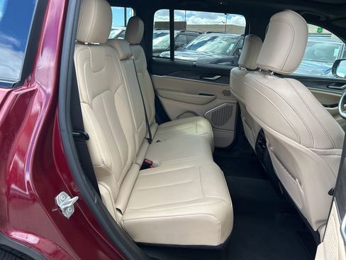 Used 2023 Jeep Grand Cherokee Limited w/ Luxury Tech Group II AWD/4WD image 27