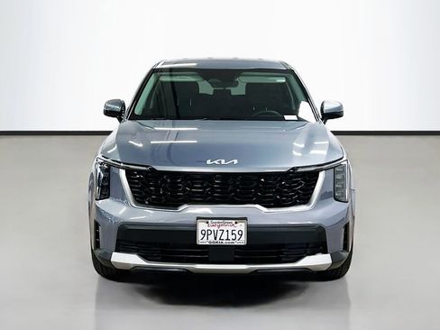 Certified 2025 Kia Sorento LX FWD image 2