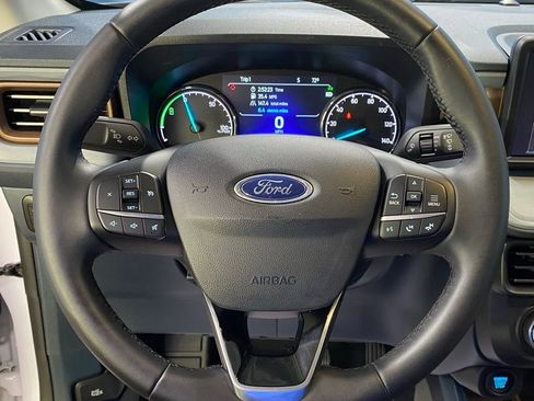 Used 2023 Ford Maverick Lariat image 19