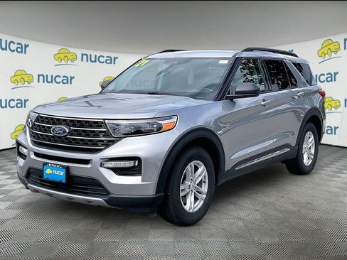 Used 2021 Ford Explorer XLT w/ Equipment Group 202A AWD/4WD image 3