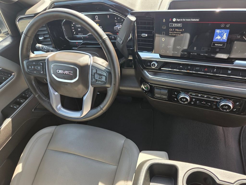 Used 2025 GMC Sierra 1500 SLT AWD/4WD image 30