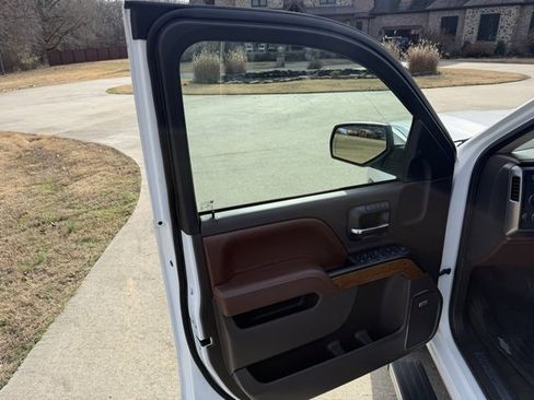 Used 2017 Chevrolet Silverado 1500 High Country image 11