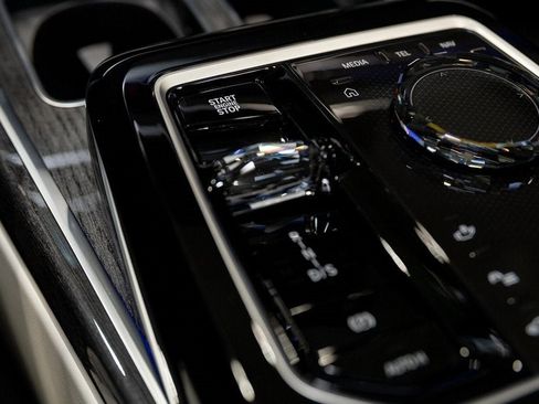 New 2026 BMW 760i xDrive w/ Executive Package image 25