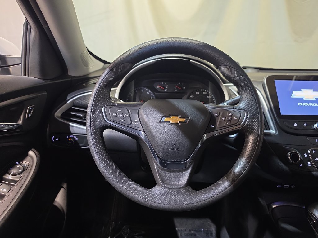 Used 2024 Chevrolet Malibu LT FWD image 11
