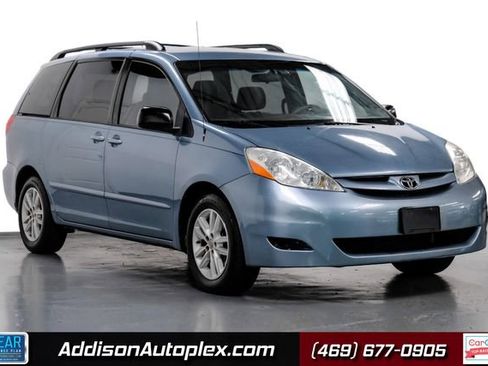 Used 2008 Toyota Sienna LE image 1