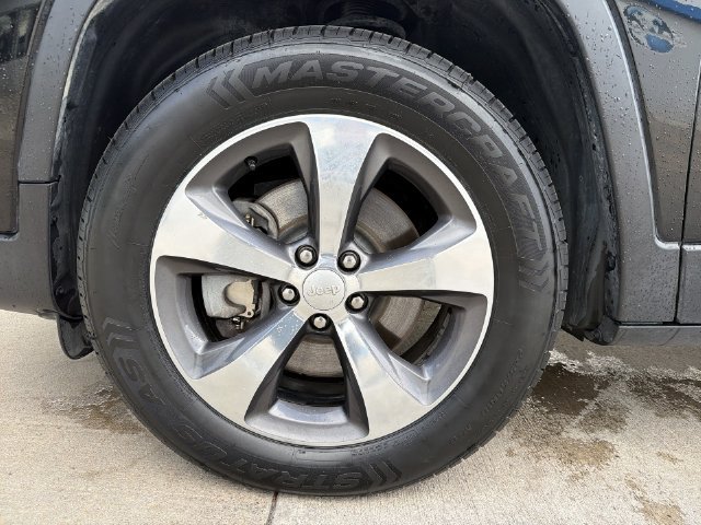 Used 2020 Jeep Cherokee Limited AWD/4WD image 19