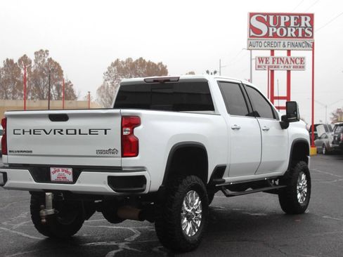 Used 2020 Chevrolet Silverado 2500 High Country w/ Technology Package AWD/4WD image 4