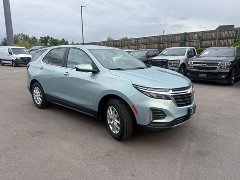 Used 2022 Chevrolet Equinox LT FWD image 10