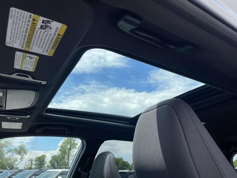Certified 2025 Subaru Forester Premium AWD/4WD image 11